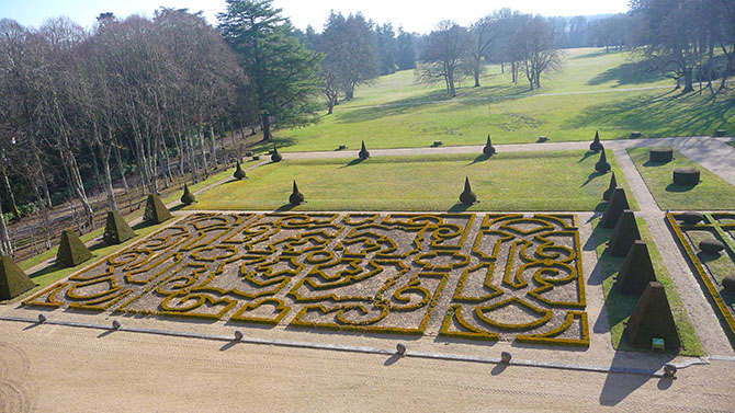 Parterres en broderies de buis - © F. Chapron